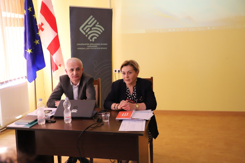 პერსონალურ მონაცემთა დაცვის სამსახურის თანამშრომლებმა განათლების სექტორის წარმომადგენლებთან შეხვედრა ქალაქ ქუთაისში გამართეს
